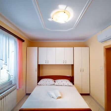 Apartment Kastell Lopar